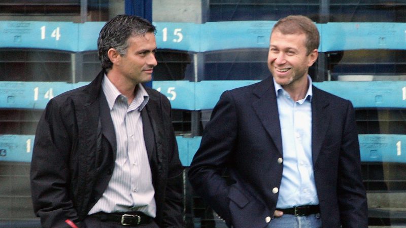 LONDON - AUGUST 24: Manager of Chelsea, Jose Mourinho, (L) talks with Chelsea owner Roman Abramovich before the Barclays Premiership match between Crystal Palace and Chelsea at Selhurst Park on August 24, 2004 in London. (Photo by Phil Cole/Getty Images)