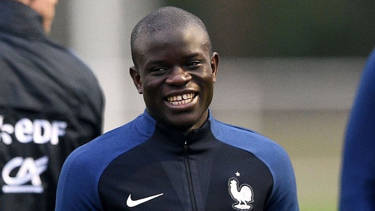 ngolo-kante-leicester-france_3436027