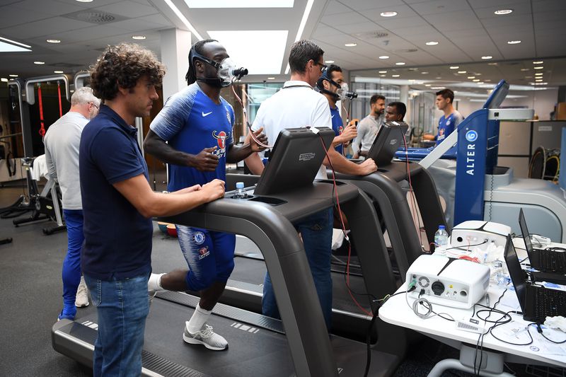 Moses and Morata going through V02 drills. Photo by Darren Walsh/Chelsea FC via Getty Images