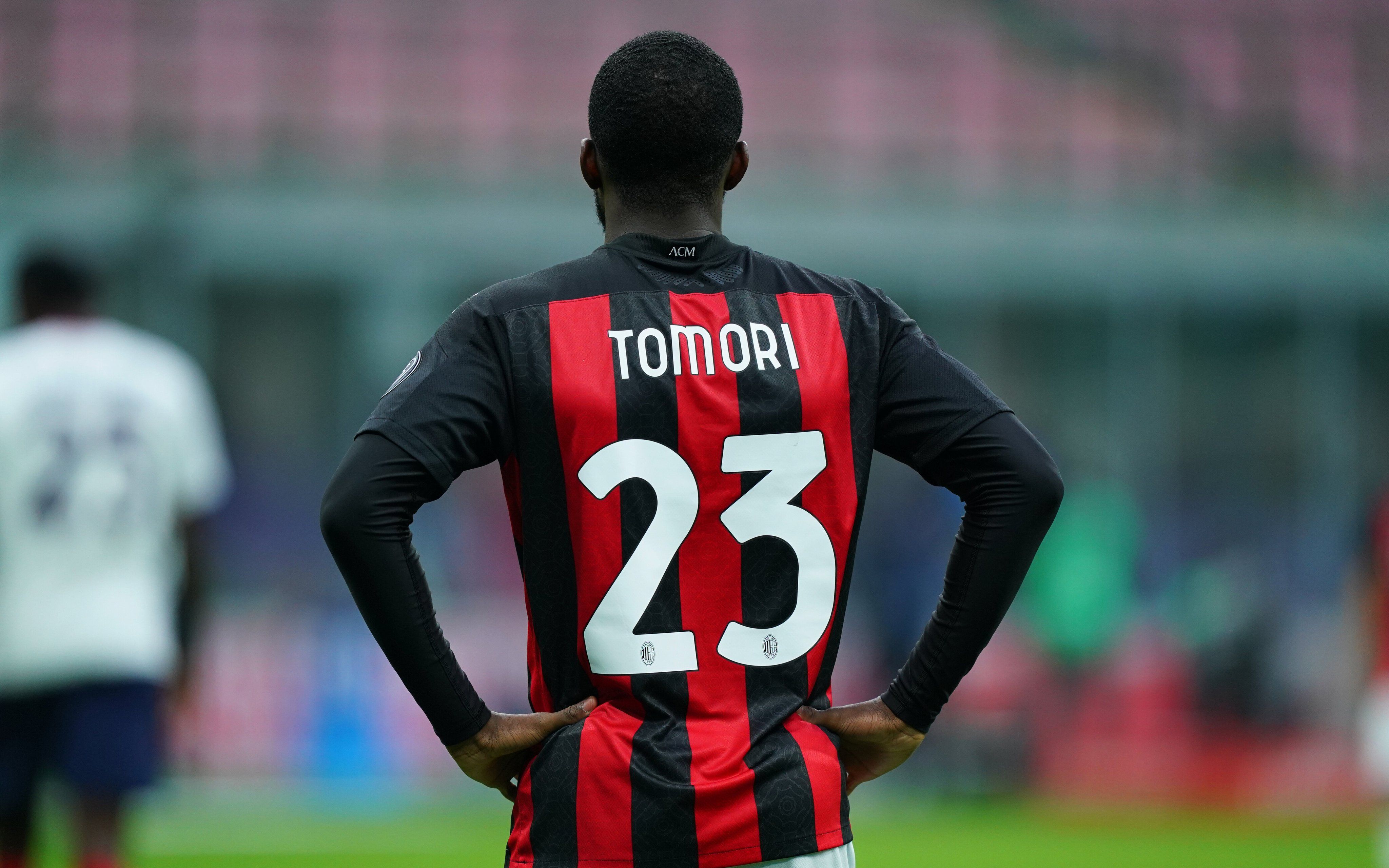 Fikayo Tomori in action for AC Milan.