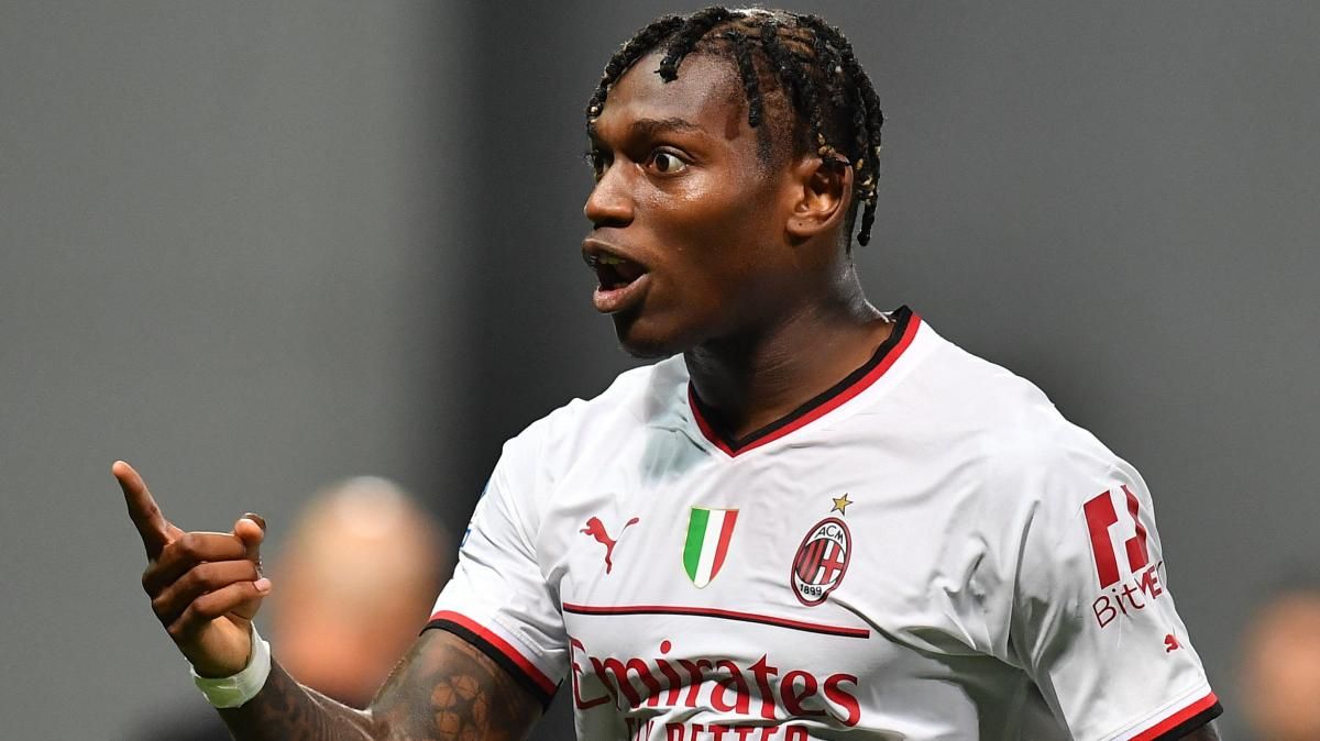 Rafael Leao playing for AC Milan.