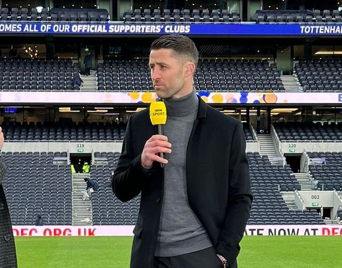 Gary Cahill doing punditry.