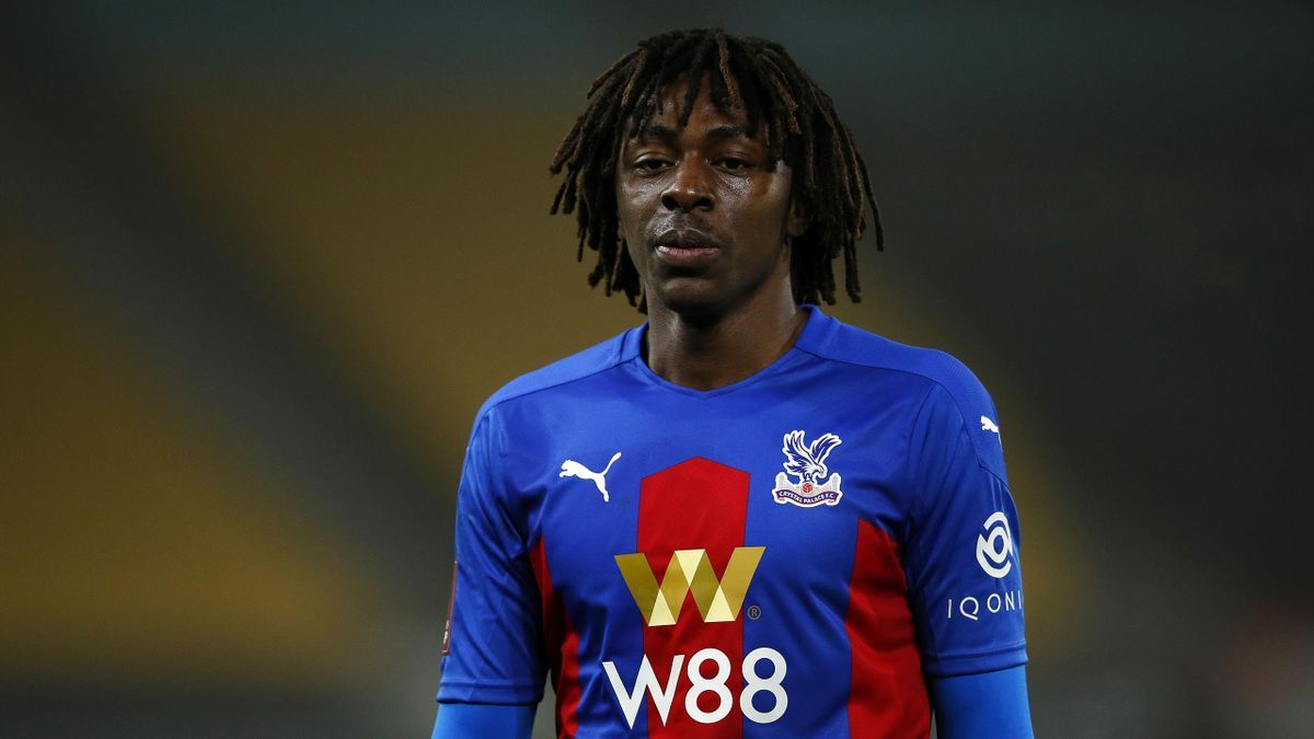 Eberechi Eze playing for Crystal Palace.