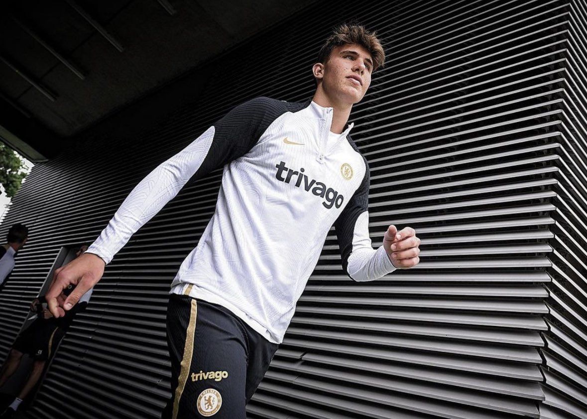 Cesare Casadei goes out to training