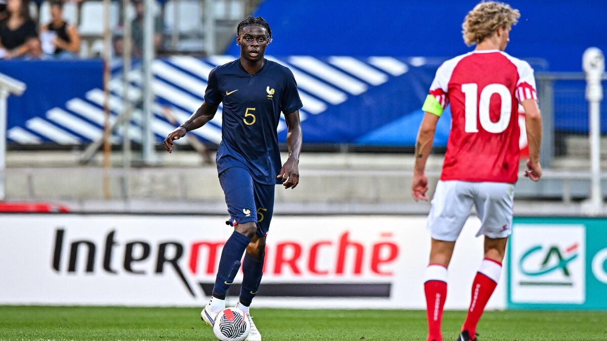 Lesley Ugochukwu playing for France.
