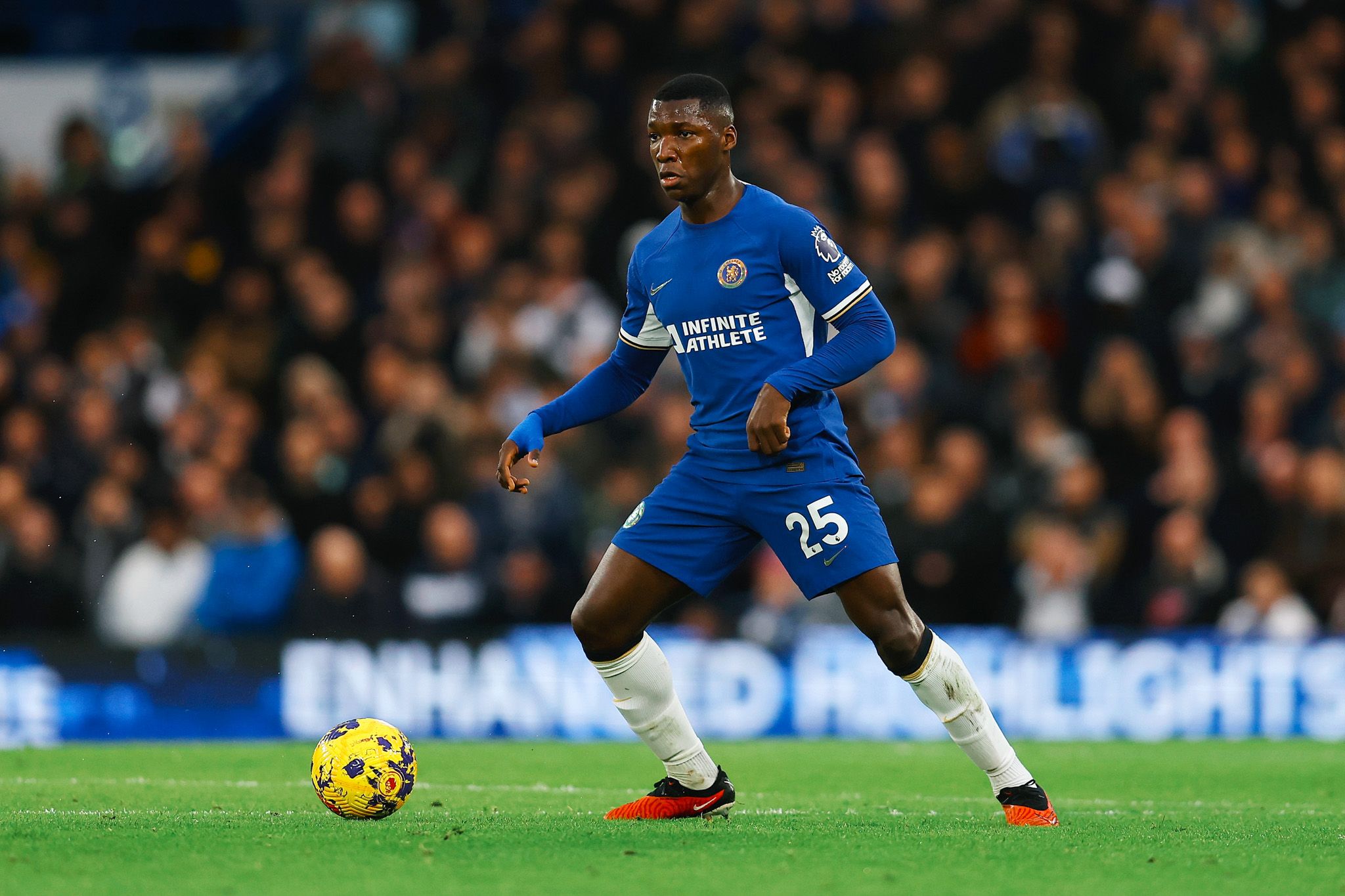 Moises Caicedo on the ball for Chelsea