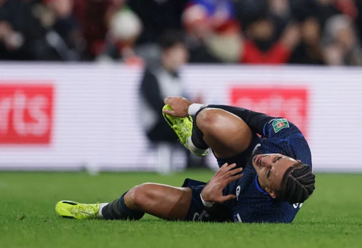 Malo Gusto looks injured.