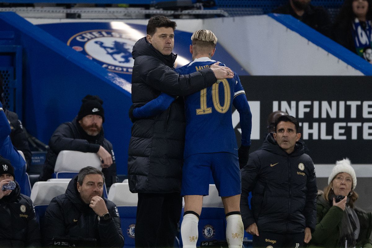 Mykhailo Mudryk with Mauricio Pochettino.