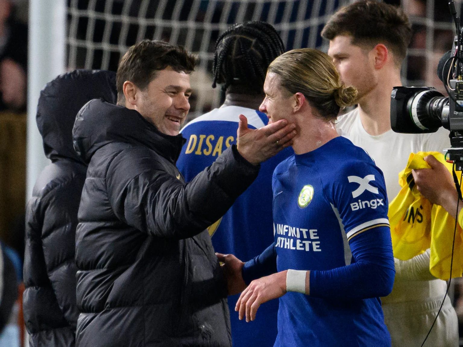 Mauricio Pochettino with Conor Gallagher.