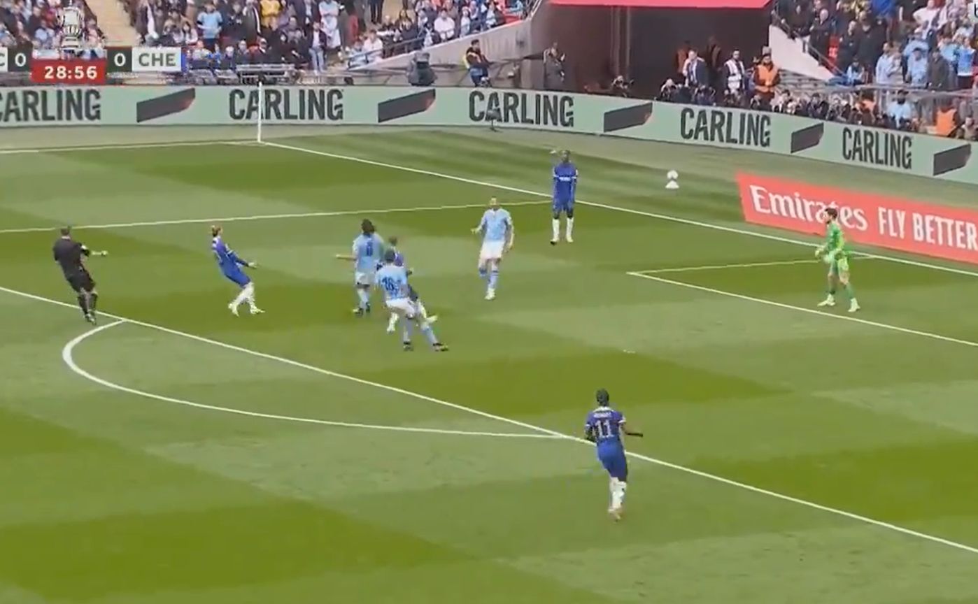 Nicolas Jackson wastes a great scoring chance.