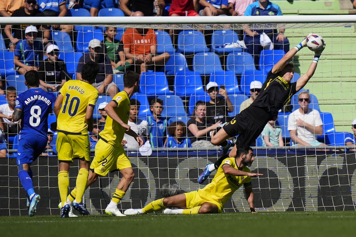 Filip Jorgensen makes big save for Villarreal
