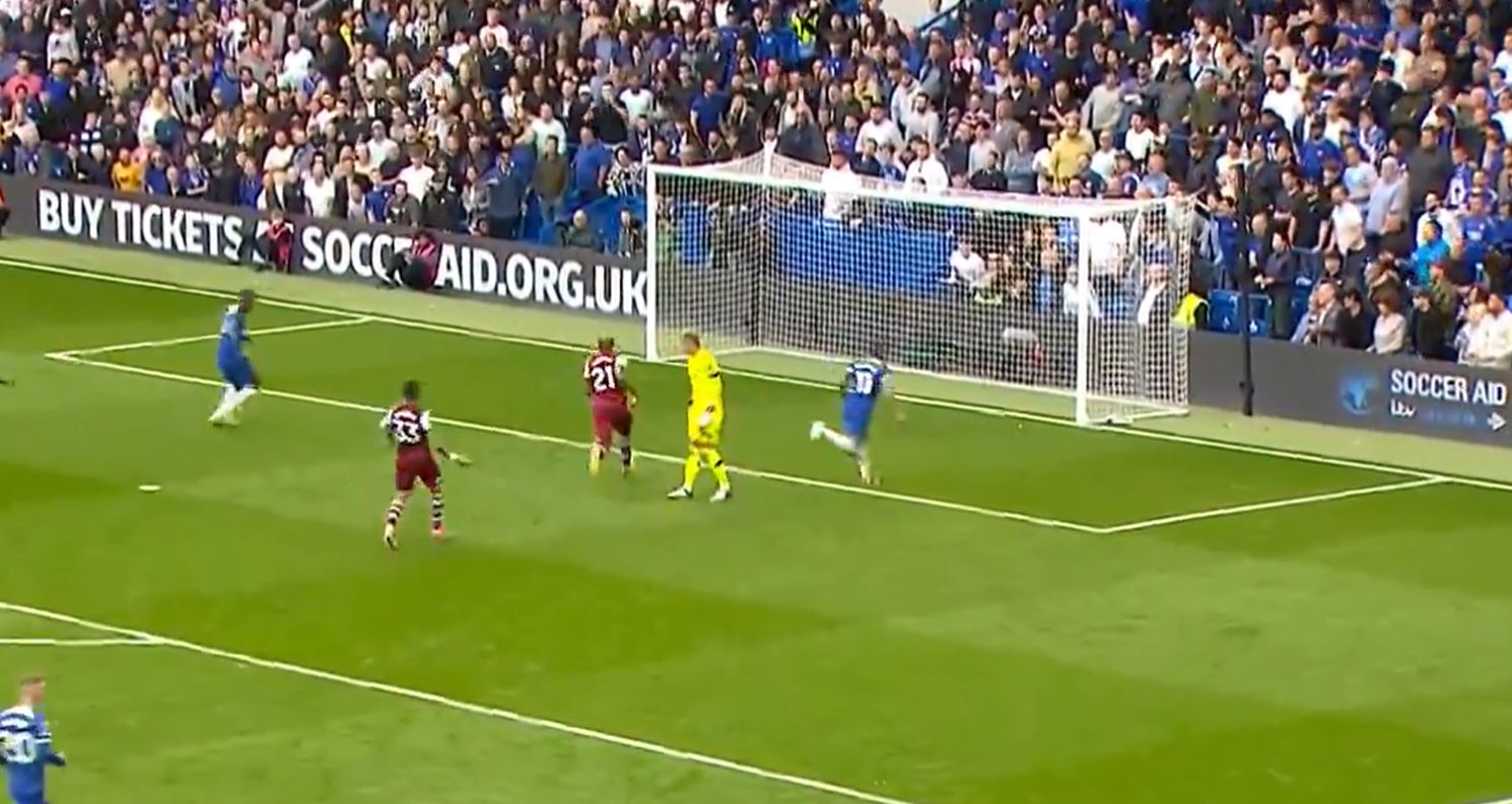 Nicolas Jackson scores from Noni Madueke's assist.