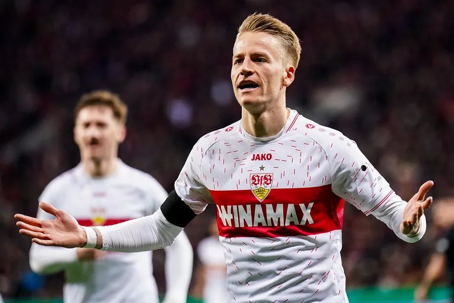 Chris Fuhrich playing for Stuttgart.