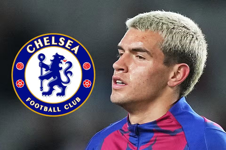 Marc Guiu with a Chelsea logo.