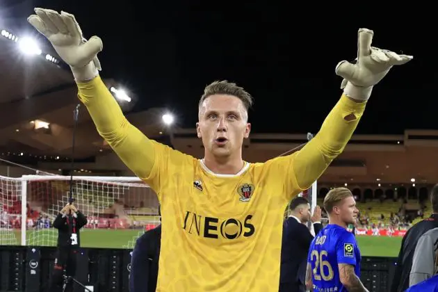 Marcin Bulka playing for Nice.