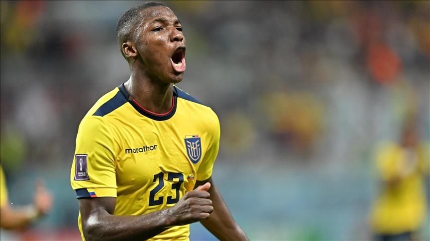 Moises Caicedo in action for Ecuador.