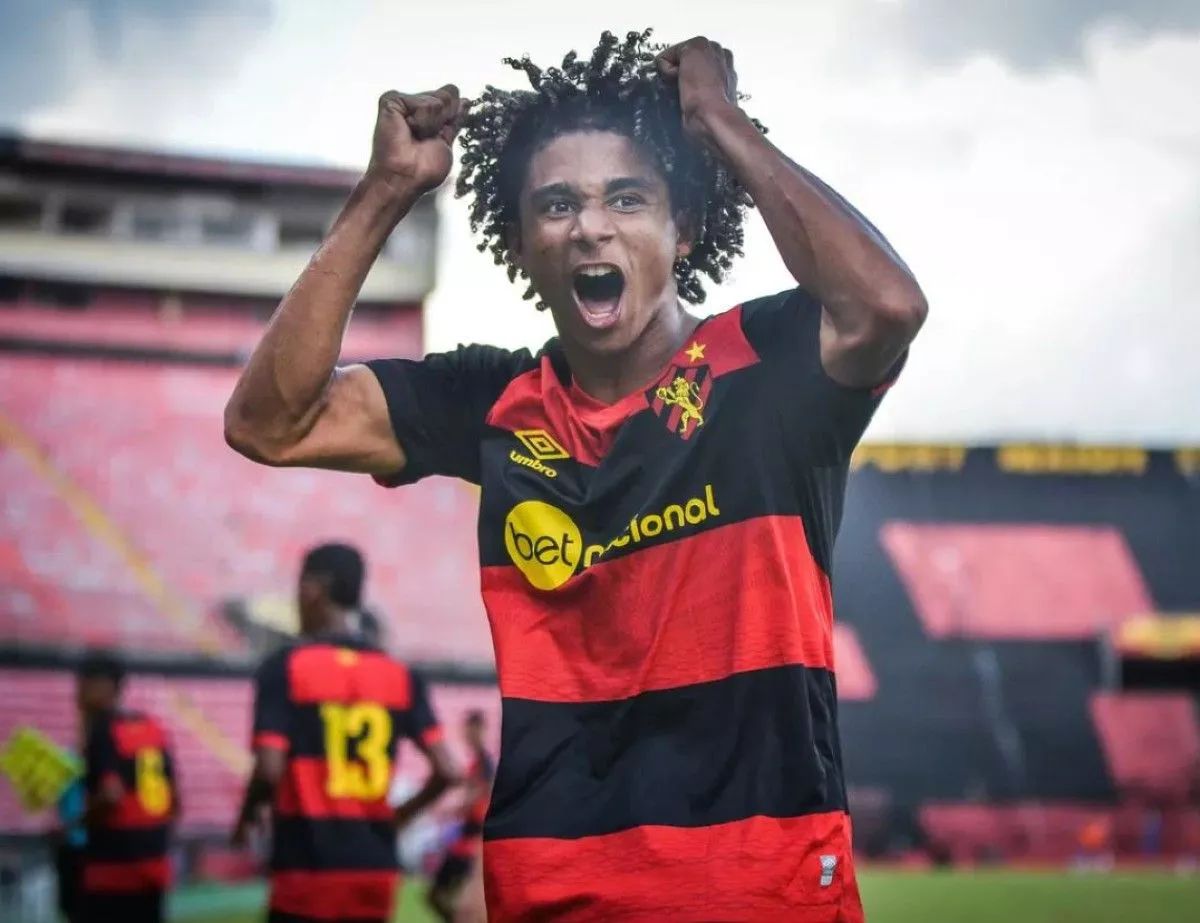 Pedro Lima celebrates a goal for Sport. Pedro Lima celebrates a goal for Sport.