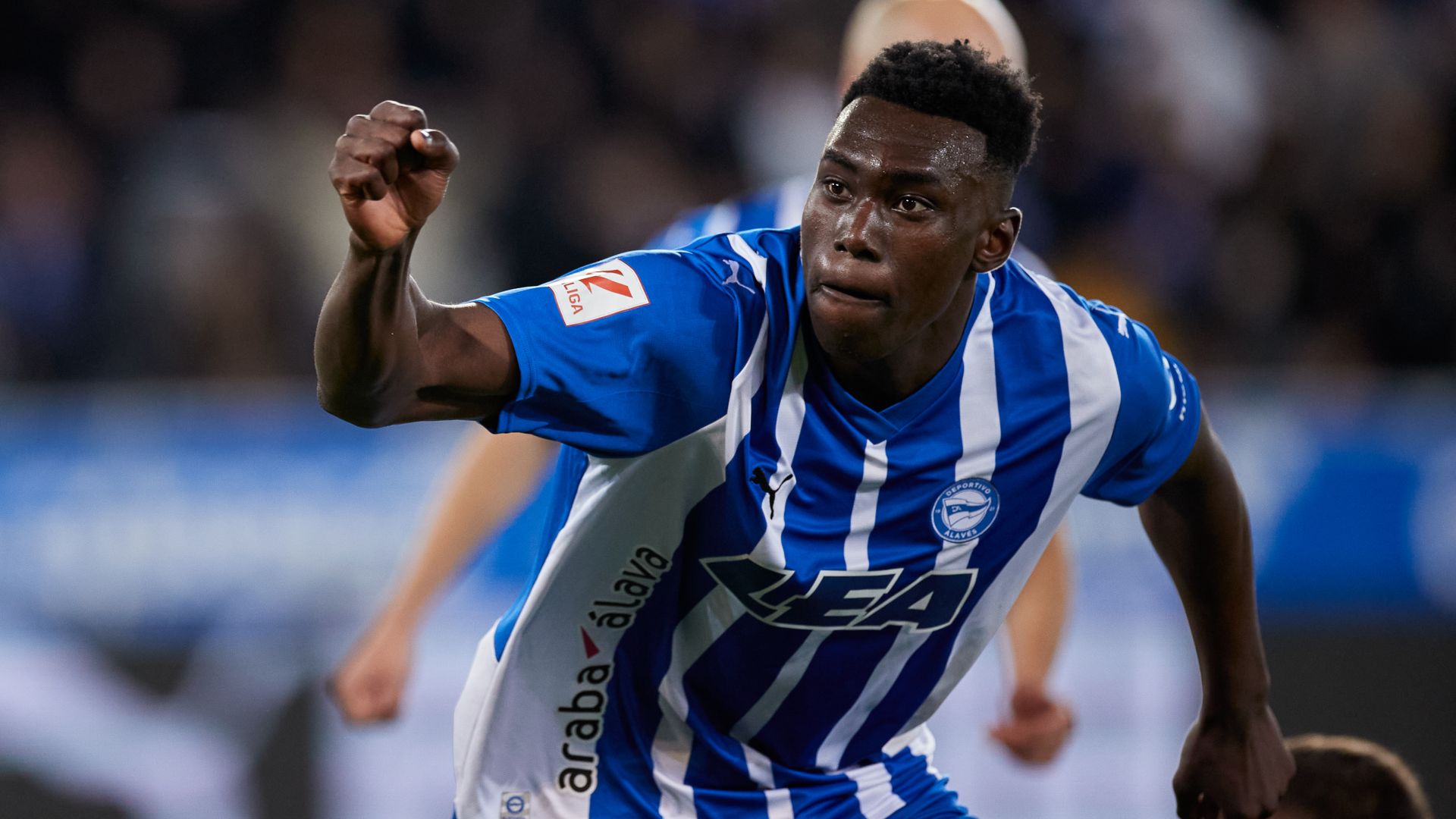 Samu Omorodion in action for Alaves.