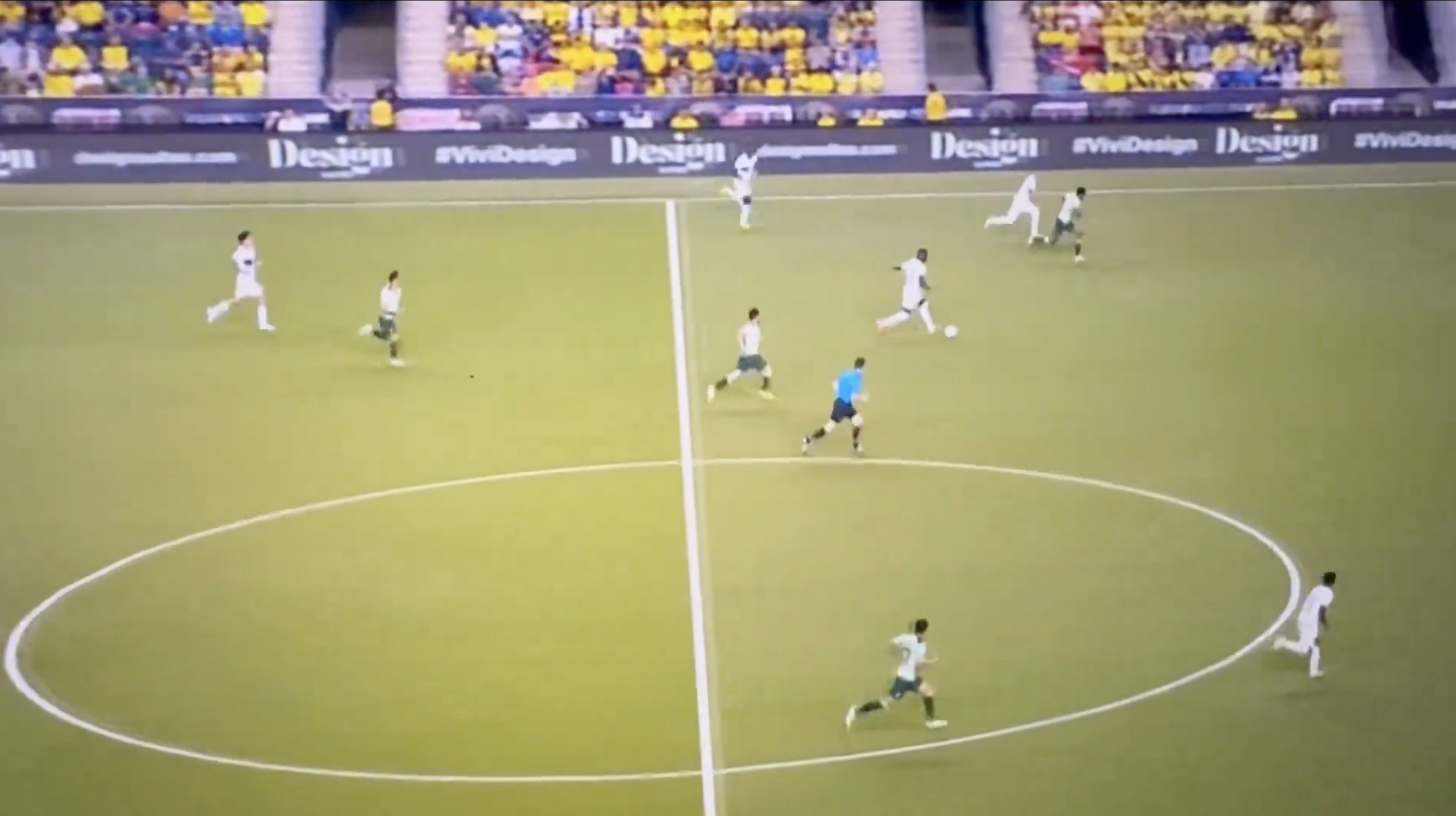 Moises Caicedo in action for Ecuador.
