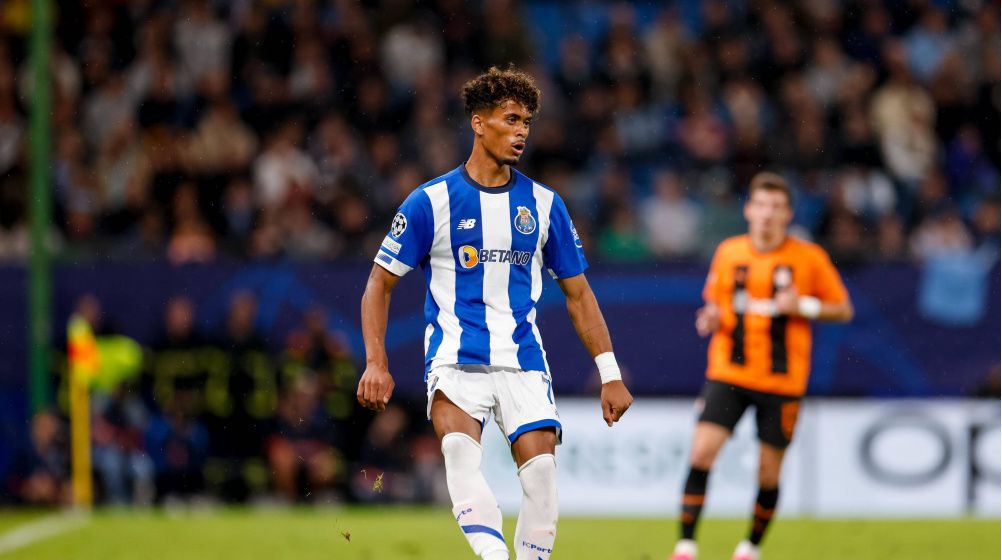 Goncalo Borges playing for Porto.