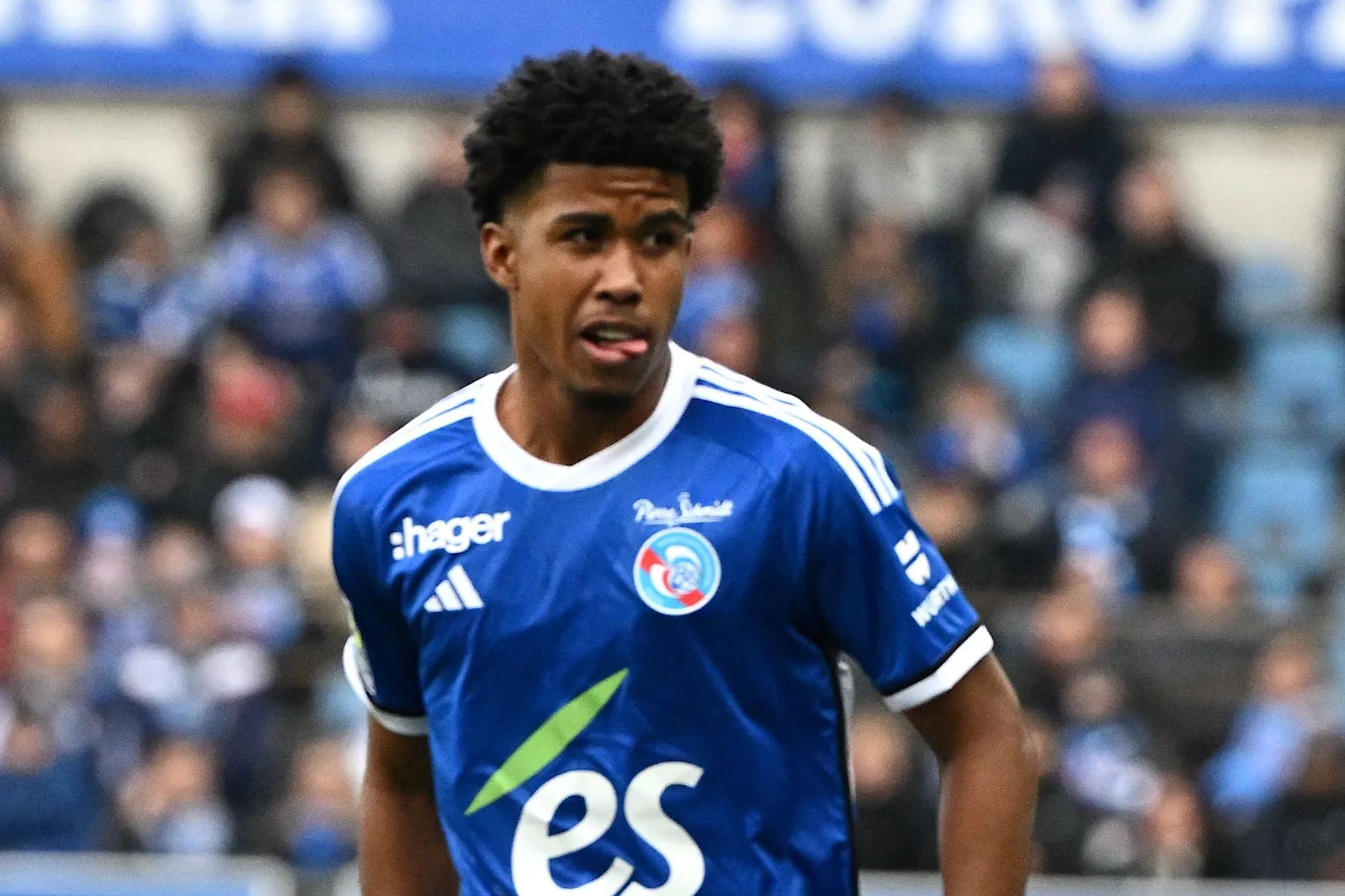 Andrey Santos in action for Strasbourg. Photo by PATRICK HERTZOG/AFP via Getty Images)