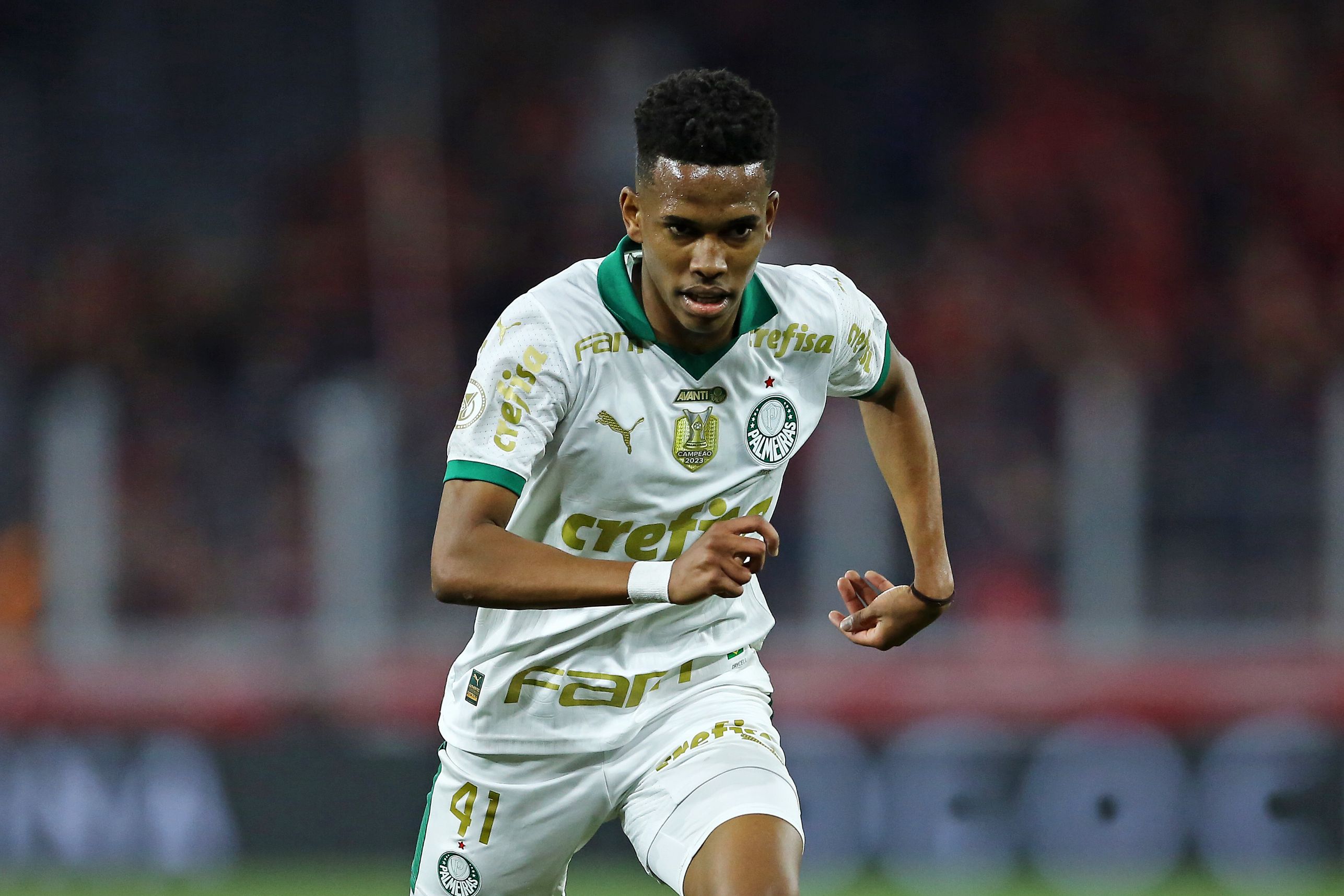 Estevao Willian playing for Palmeiras in Brazil.