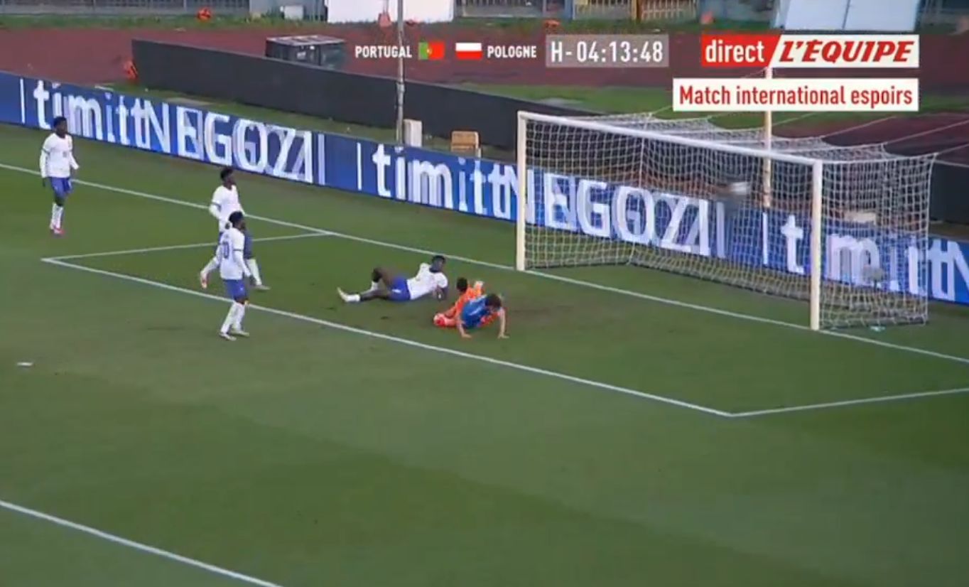 Cesare Casadei scores for Italy Under 21s.