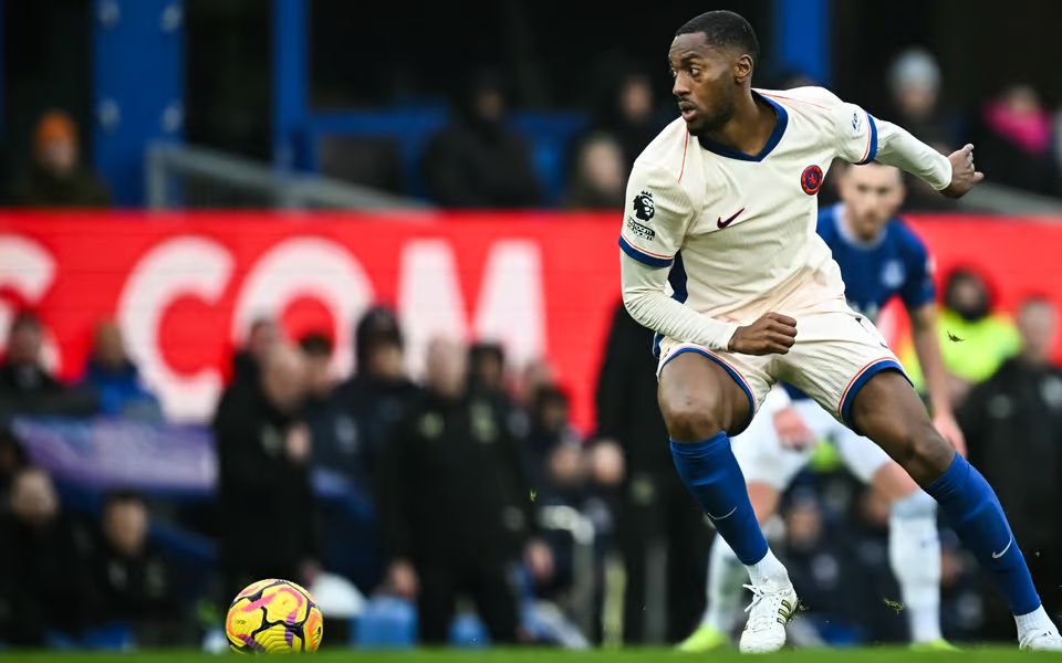 Tosin Adarabioyo on the ball in a good showing against Everton. (Photo by Darren Walsh/Chelsea FC)