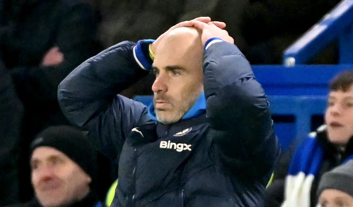 Enzo Maresca forms a surrender cobra.