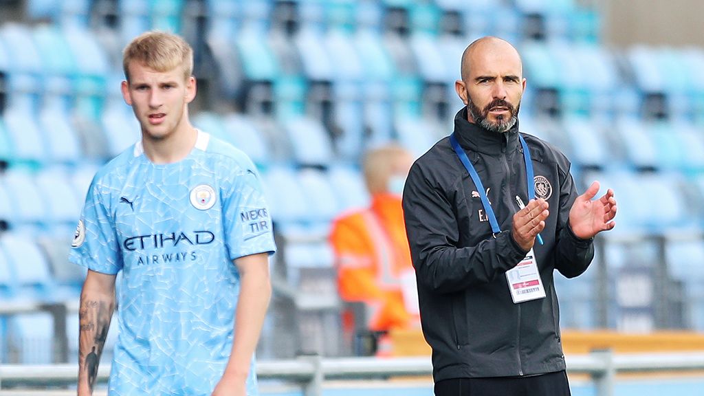 Liam Delap and Enzo Maresca at Manchester City.