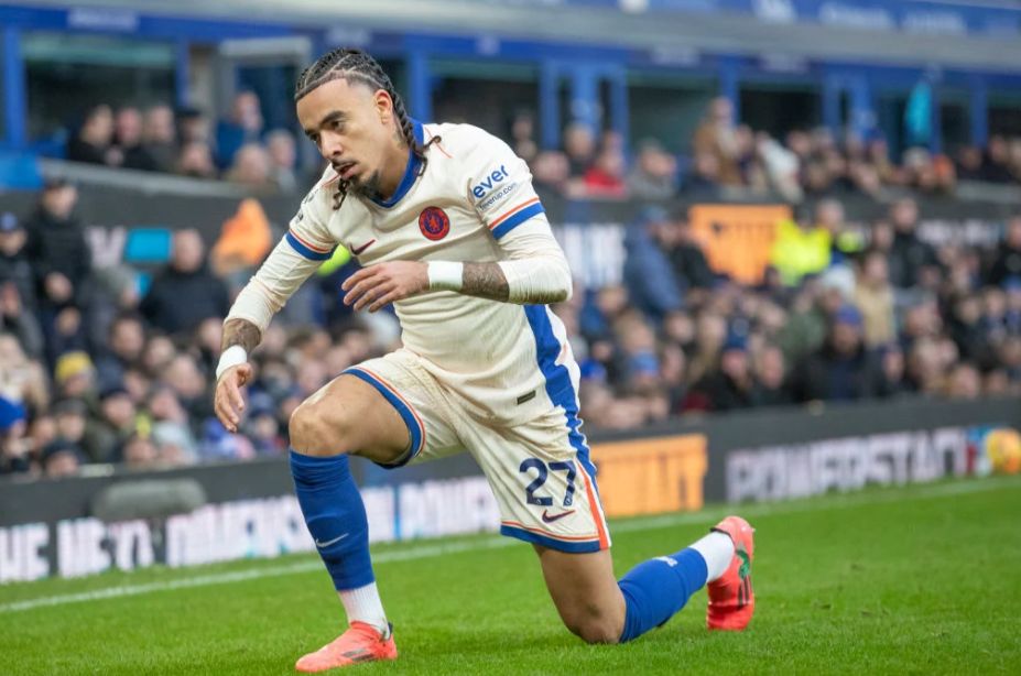 Malo Gusto playing against Everton.