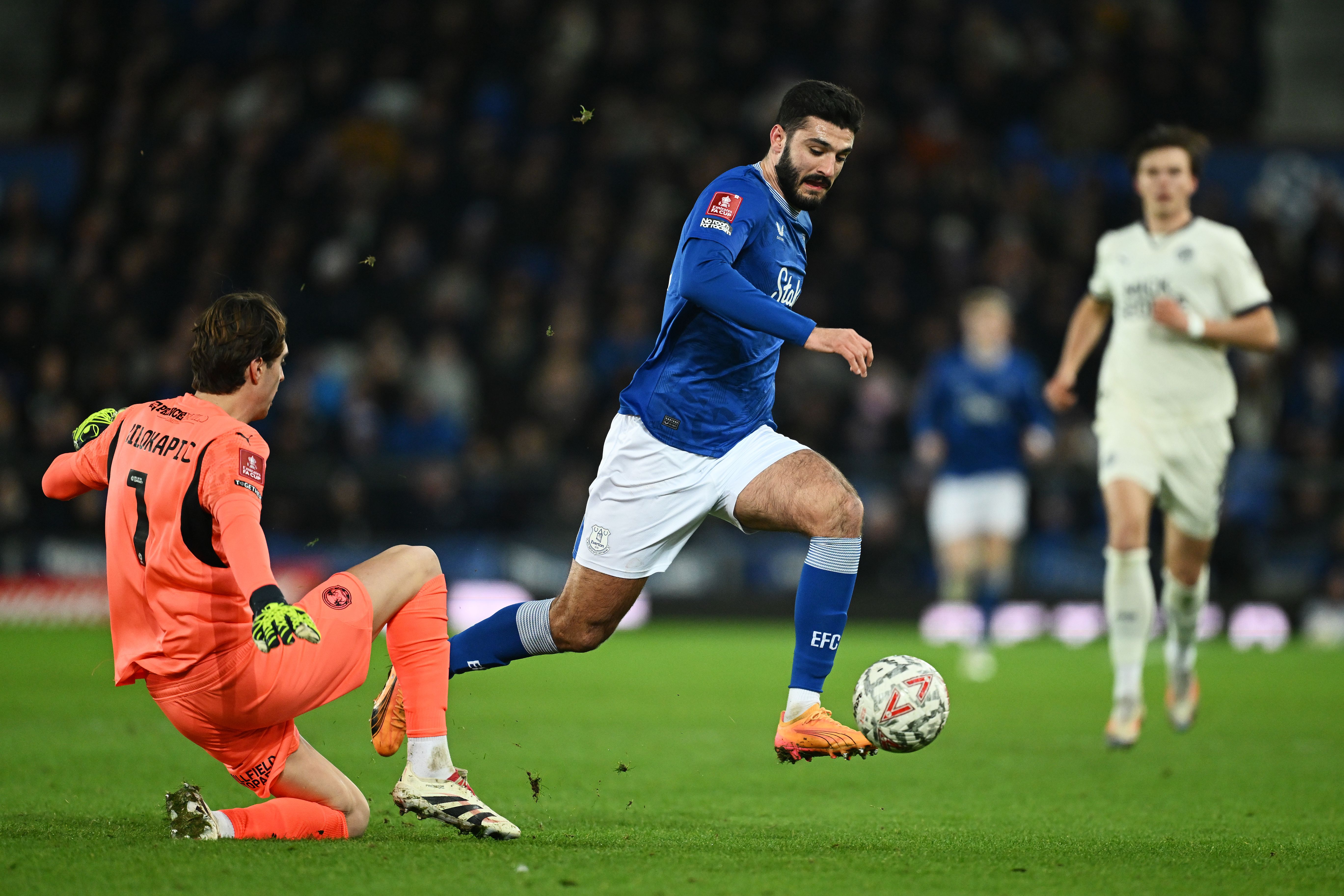 Armando Broja in action for Everton.