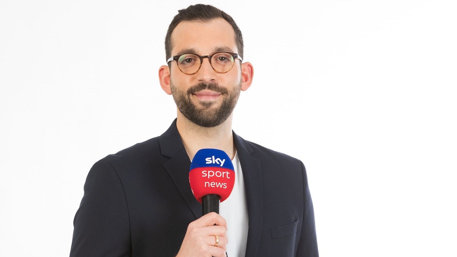 Patrick Berger working for Sky Germany.