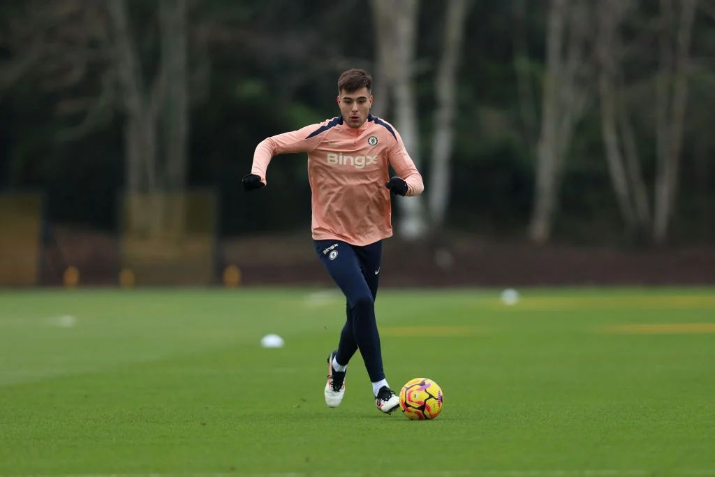 Aaron Anselmino in Chelsea training.