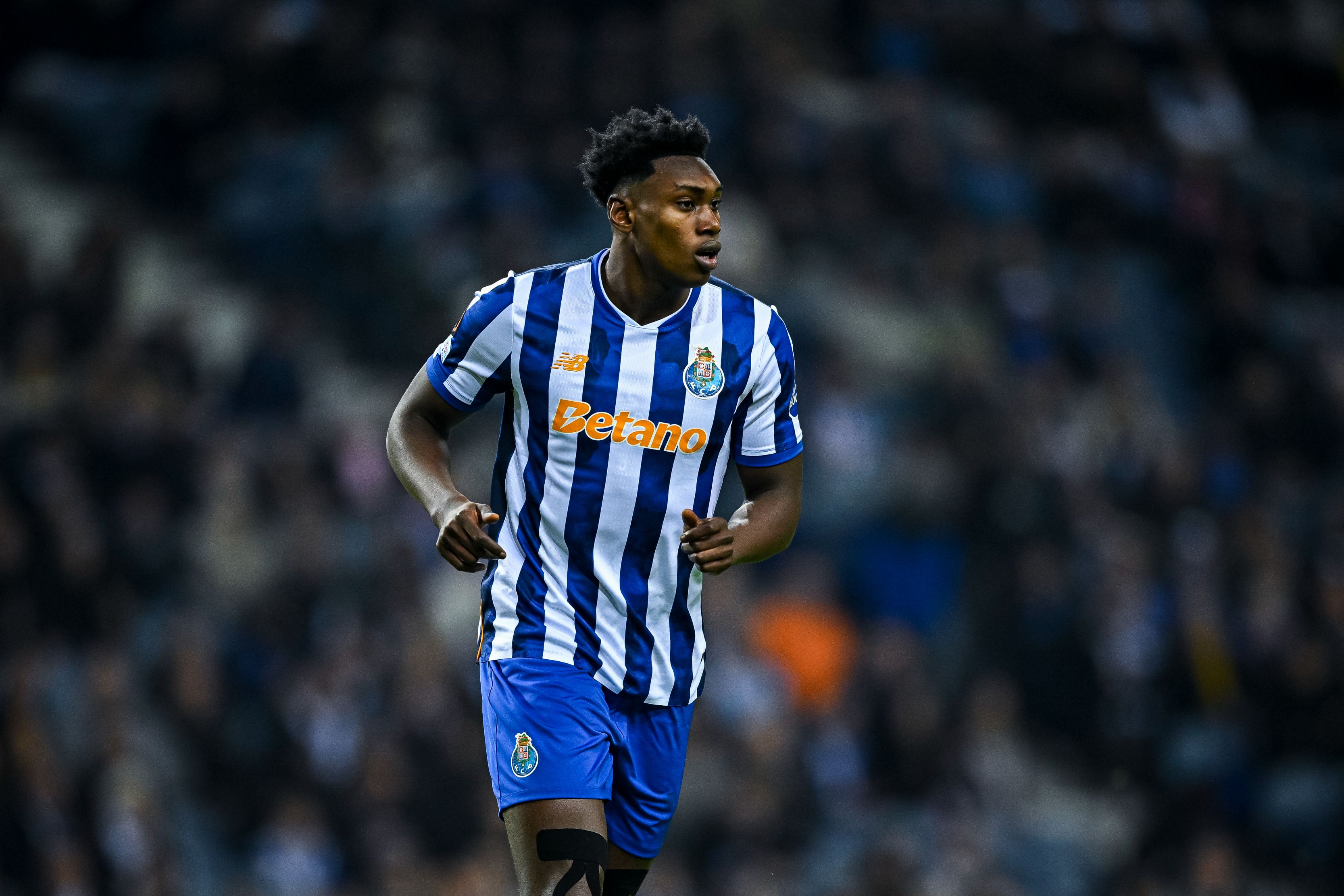 Samu Aghehowa in action for Porto.