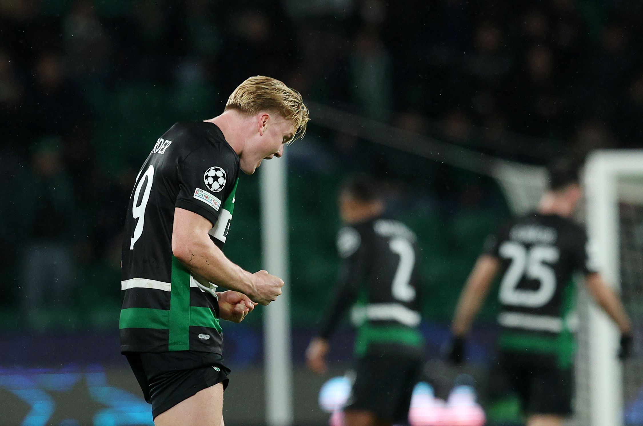 Conrad Harder celebrates a goal for Sporting. (Photo by Carlos Rodrigues/Getty Images)