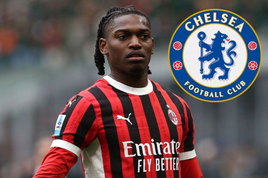 Rafael Leao of AC Milan with a Chelsea logo. (Photo by Marco Luzzani/Getty Images)