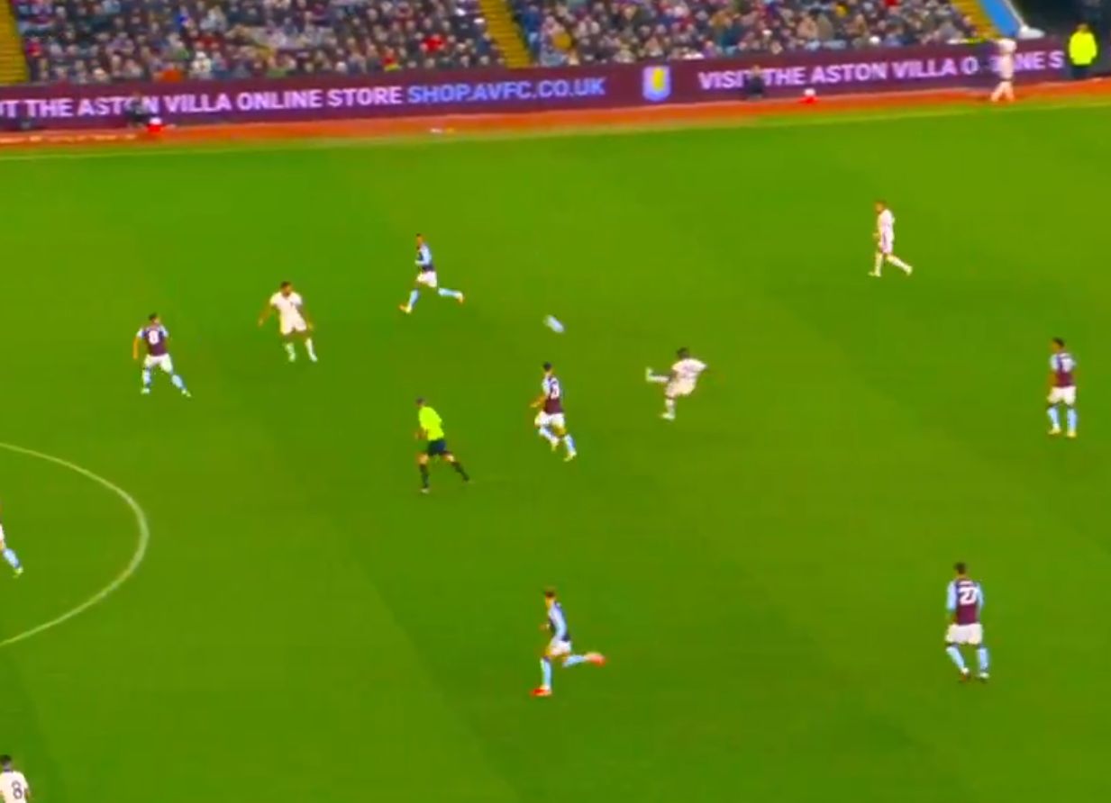 Moises Caicedo picks out a pass to Pedro Neto over the top.