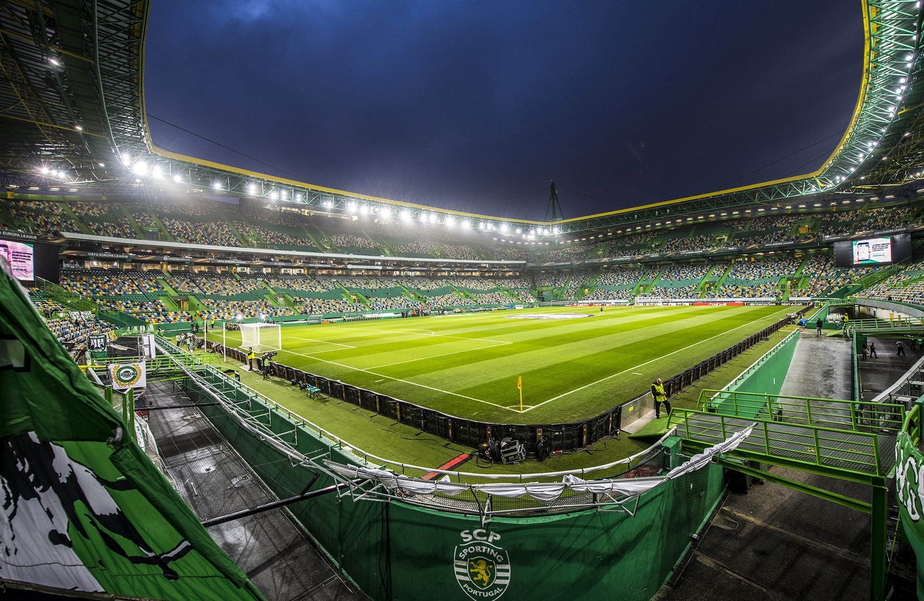 The Jose Alvalade Stadium at night.