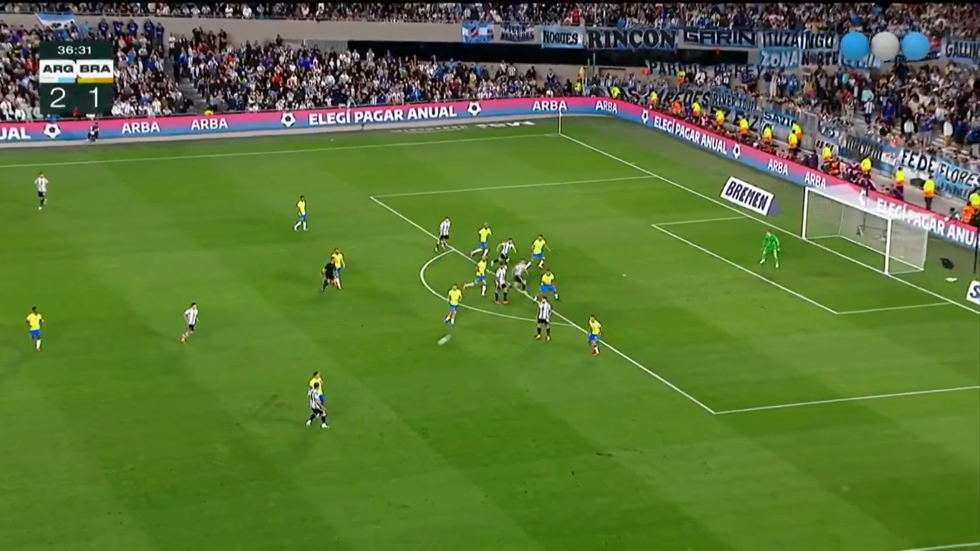Enzo Fernandez clips in a great assist for Argentina against Brazil.