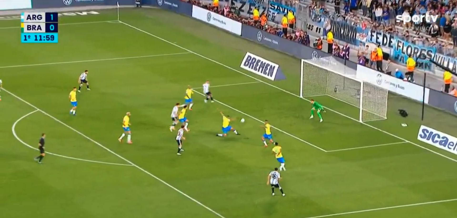 Enzo Fernandez sneaks in at the far post.