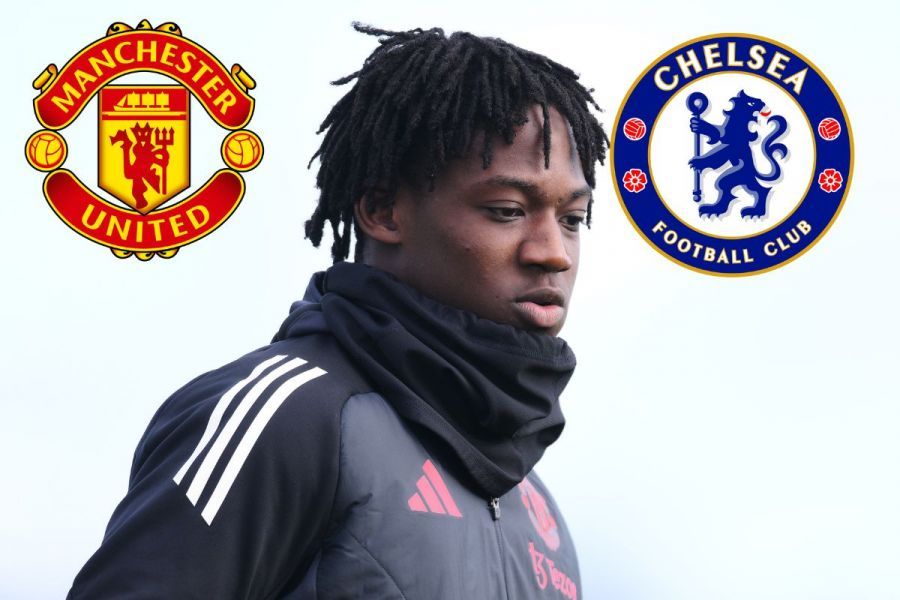 Kobbie Mainoo with a Chelsea and Man U logo. (Photo by Ben Roberts Photo/Getty Images)