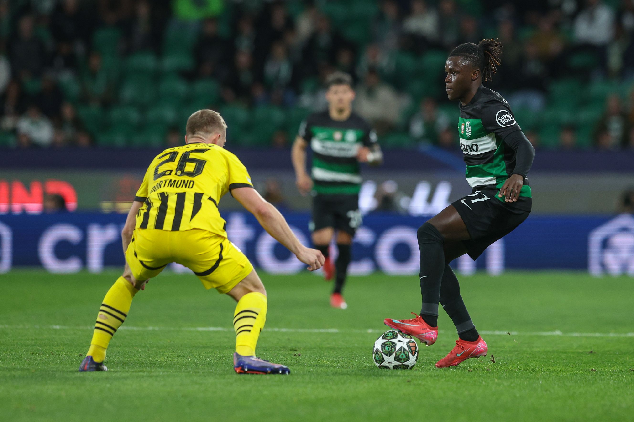 Geovany Quenda in action against Borussia Dortmund.