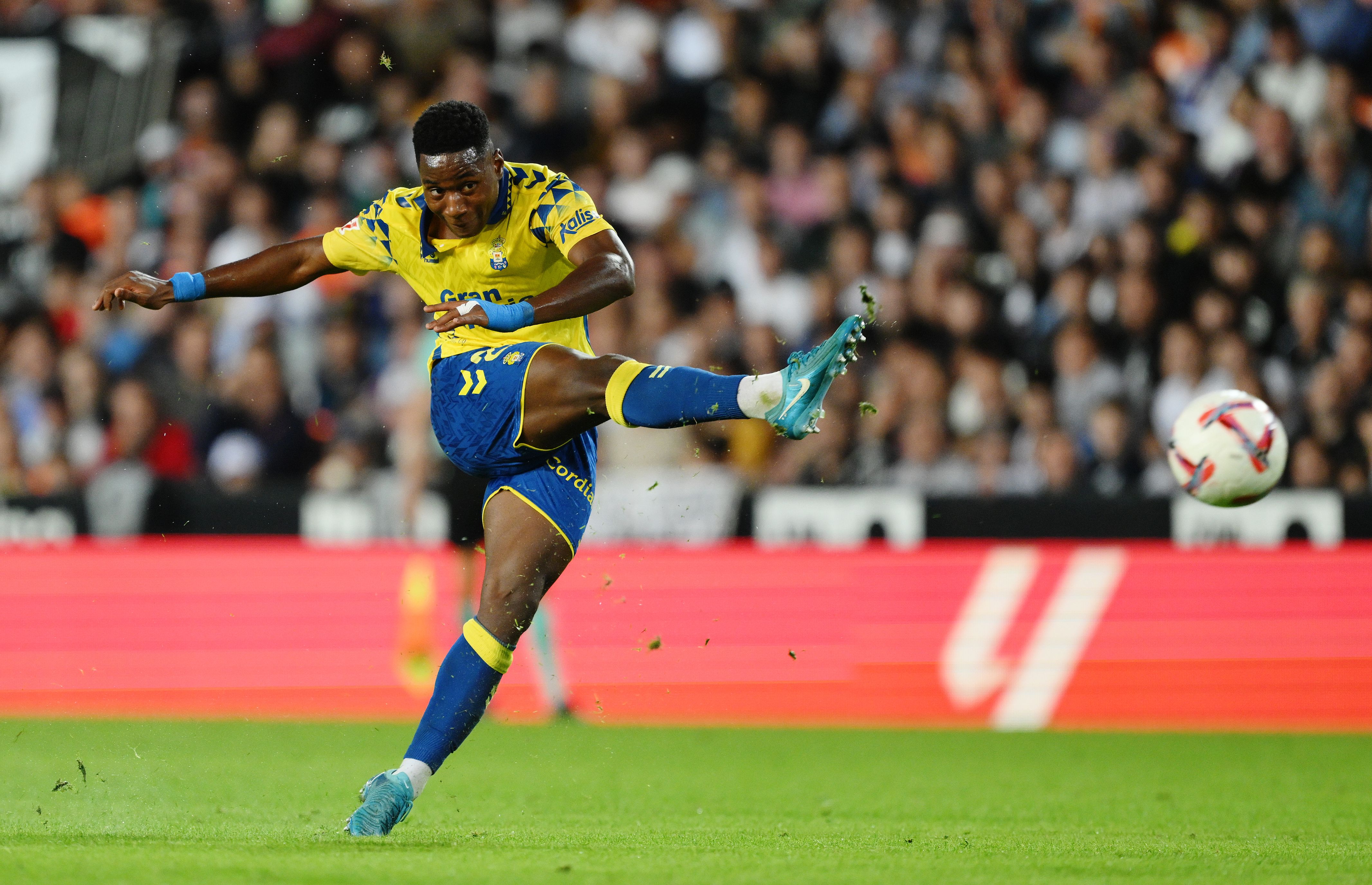 Dario Essugo in action for Las Palmas against Valencia.