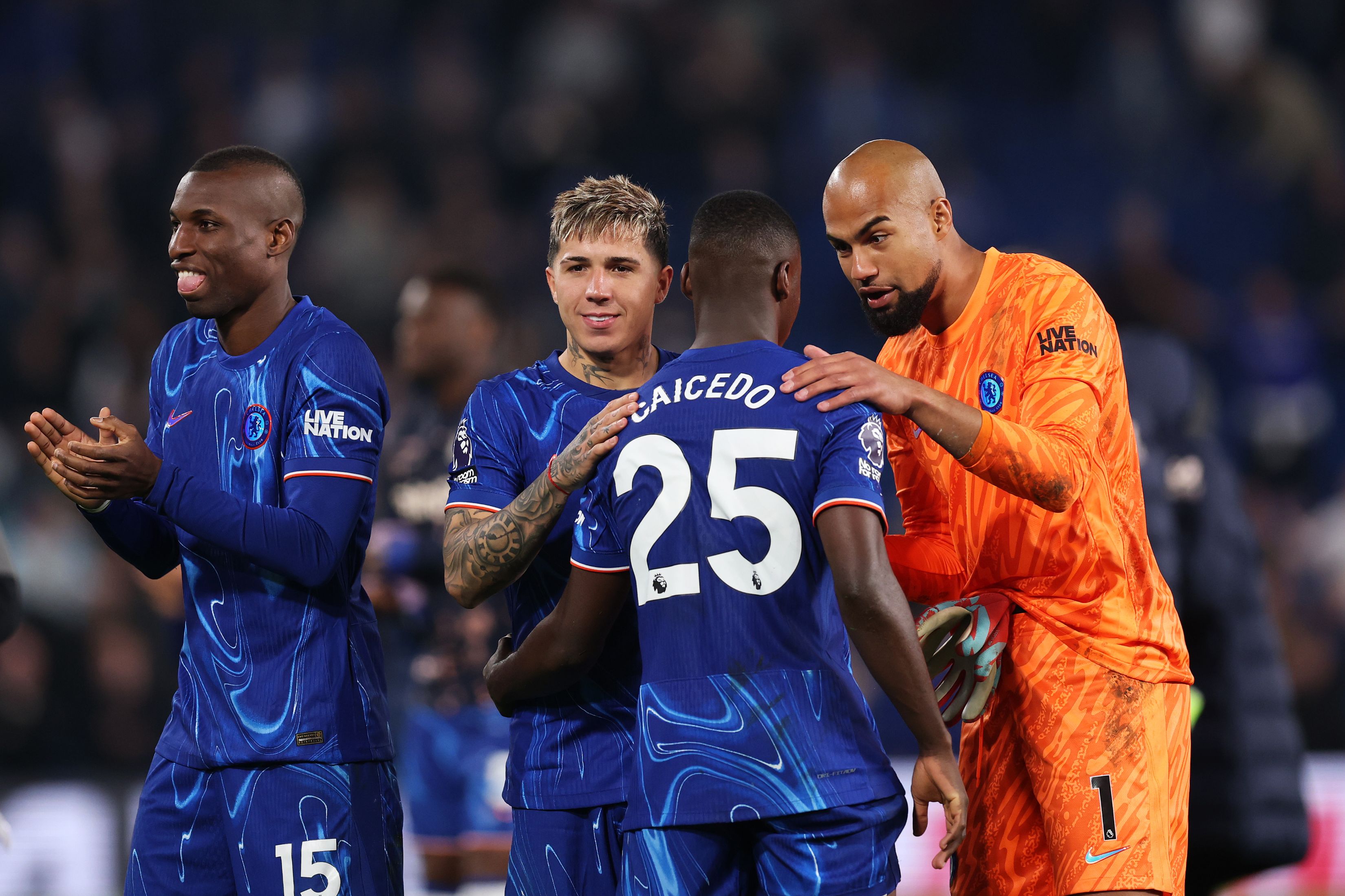 Moises Caicedo congratulated by tesam-mates after Chelsea win.