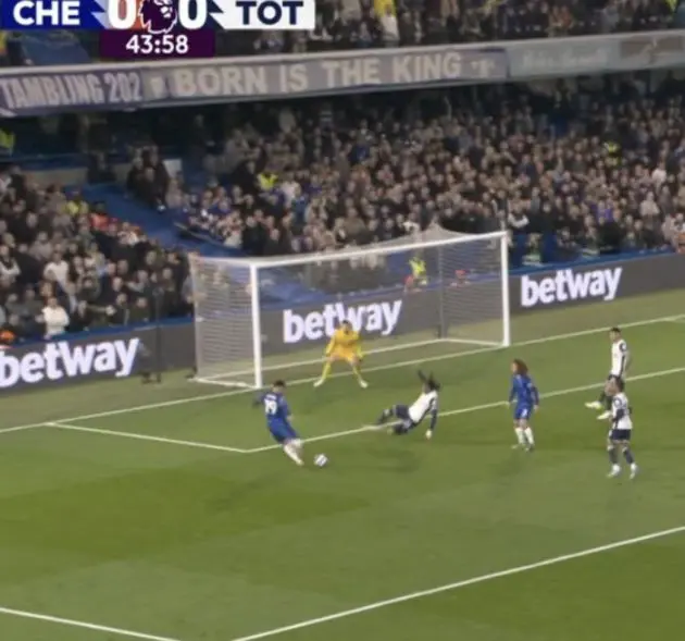 Jadon Sancho finally takes a shot against Tottenham.
