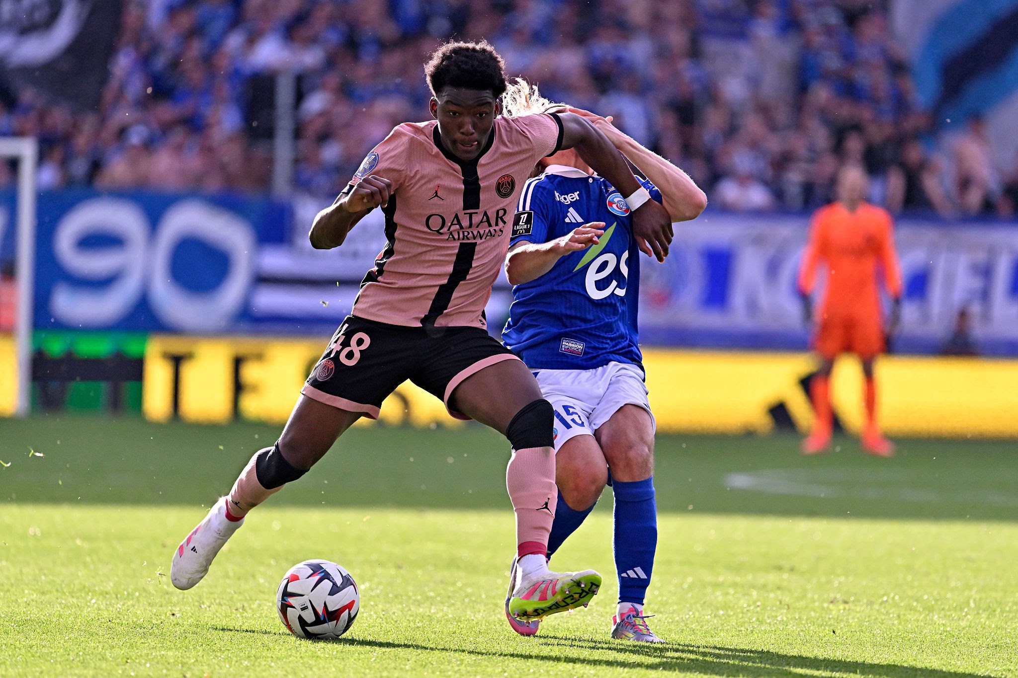 Axel Tape in action for Paris Saint Germain.