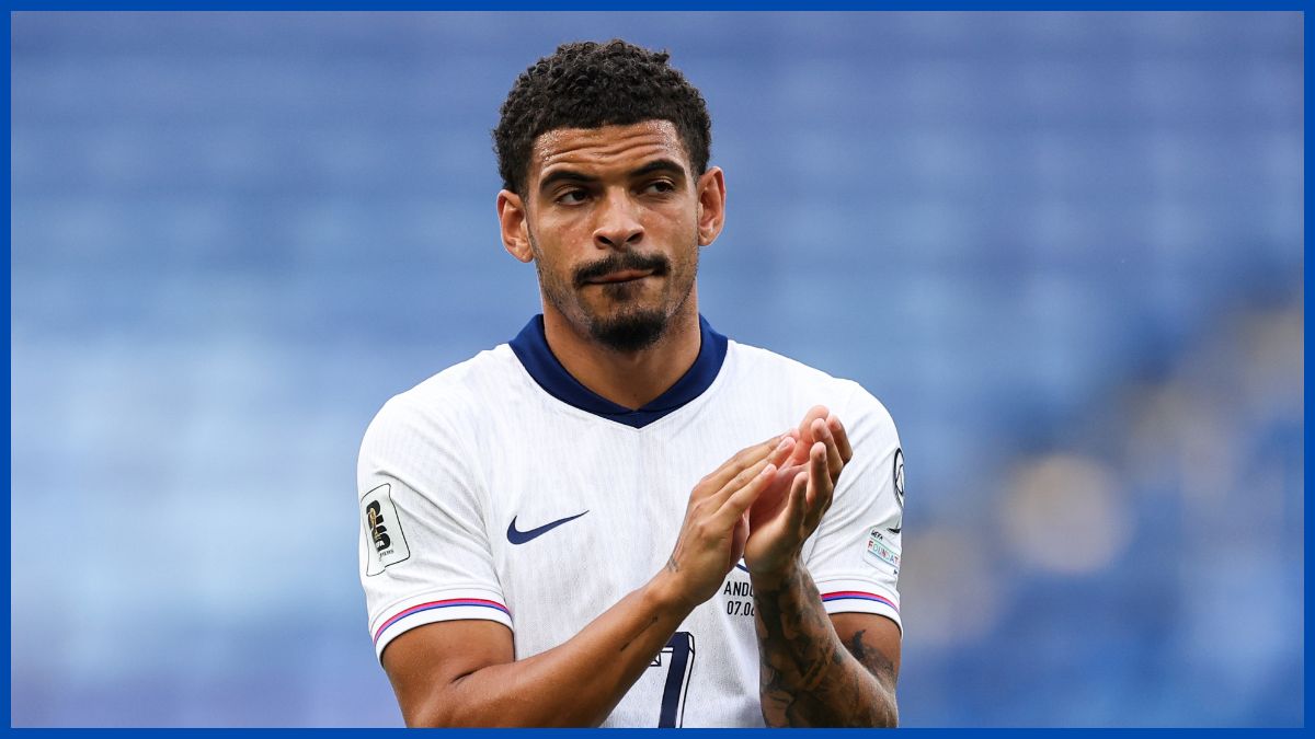 Morgan Gibbs-White playing for England.