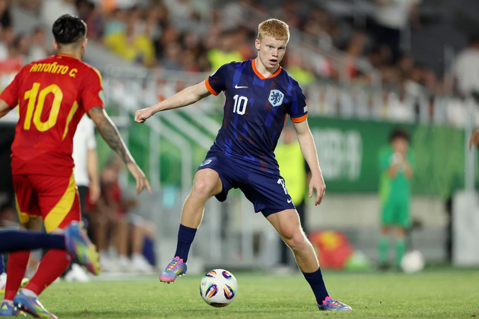 Kees Smit in action for the Dutch under-19 side.