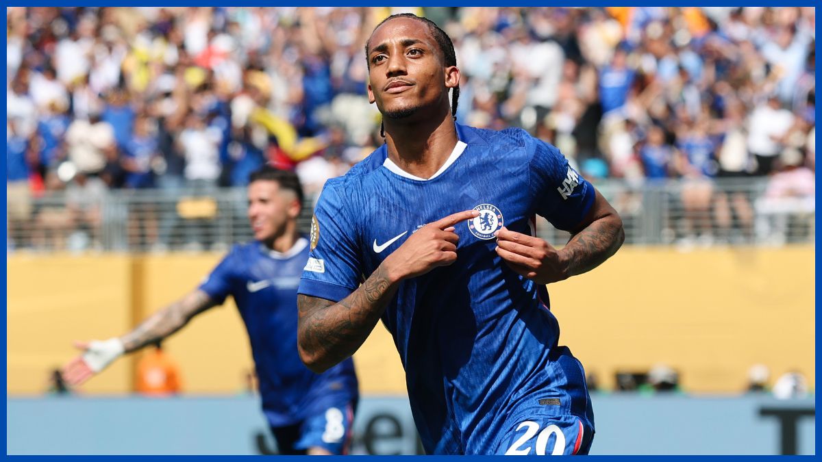 Joao Pedro celebrates his goal against PSG.